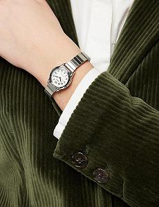 Женские часы Lorus Classic RJ205AX9 с палладиевым покрытием и металлическим ремешком synthetic.ua - Фото 1