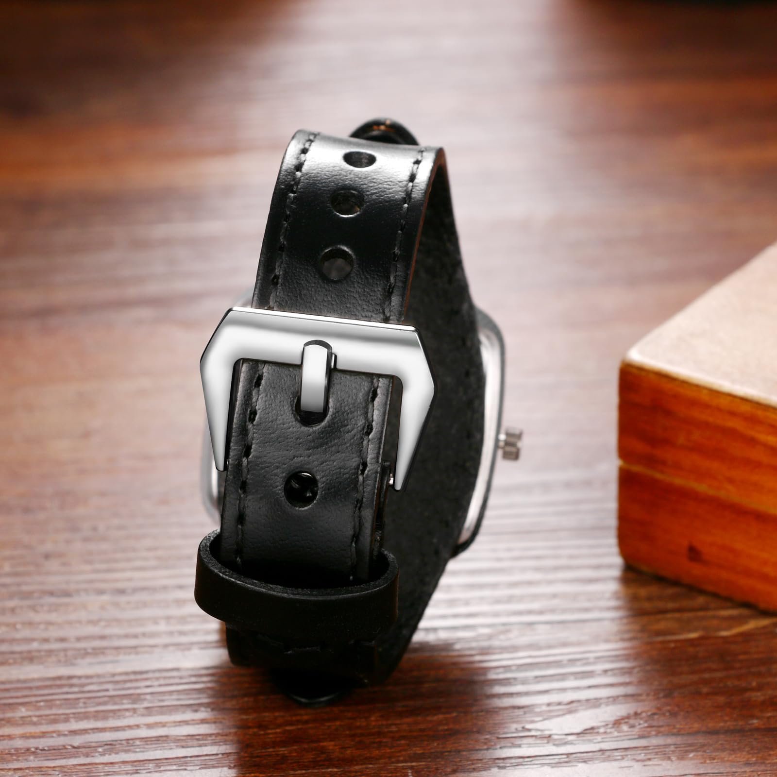 Женские часы Квадратные часы с кожаным ремешком JewelryWe Винтажные аналоговые кварцевые наручные часы для женщин и мужчин Ремешок из натуральной кожи Часы в стиле Хэллоуин панк со светящимися стрелками и большим черным квадратным циферблатом, фото №3 Женские часы Квадратные часы с кожаным ремешком JewelryWe Винтажные аналоговые кварцевые наручные часы для женщин и мужчин Ремешок из натуральной кожи Часы в стиле Хэллоуин панк со светящимися стрелками и большим черным квадратным циферблатом, фото №3