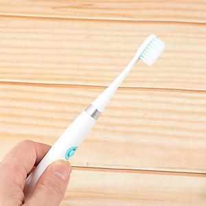 Електрична зубна щітка Gatuida для дітей на акумуляторі 2 шт. White synthetic.ua - Фото 1