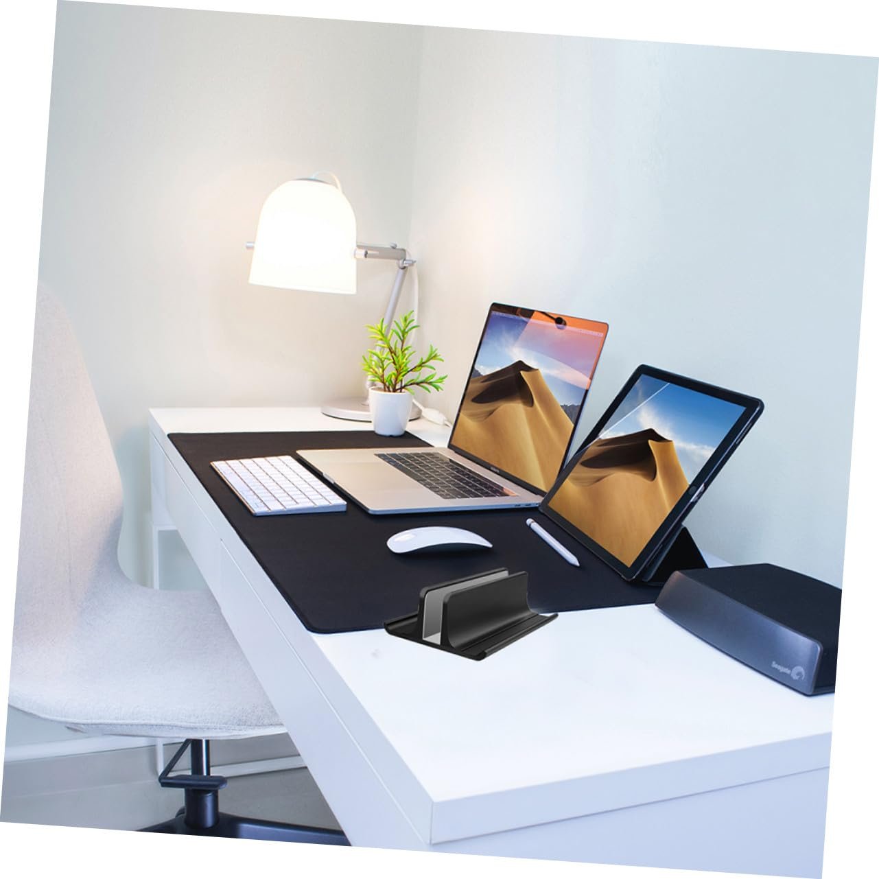 Підставка для ноутбука алюмінієва вертикальна. Охолоджуюча виготовлена з нержавіючого алюмінію з нековзкими силіконовими накладками, фото №5 Підставка для ноутбука алюмінієва вертикальна. Охолоджуюча виготовлена з нержавіючого алюмінію з нековзкими силіконовими накладками, фото №5