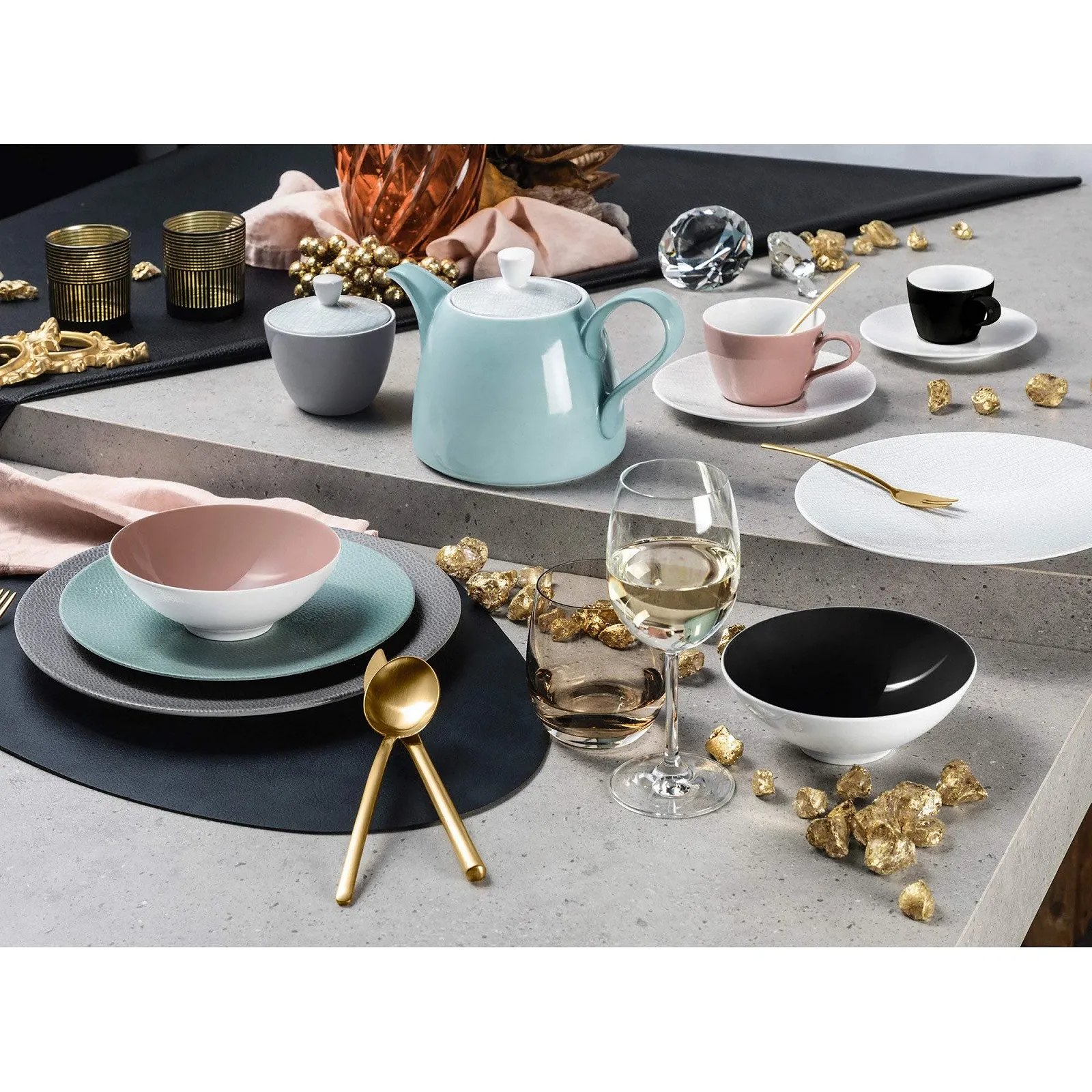 Миска для хлопьев с ручкой Seltmann Weiden Fashion Posh Rose 0.6 л розовая, фото №2 Миска для хлопьев с ручкой Seltmann Weiden Fashion Posh Rose 0.6 л розовая, фото №2