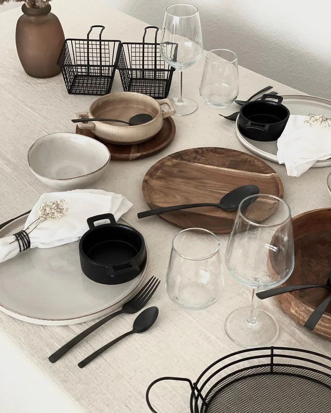 Набір столових приборів ECHTWERK Avelino Black Edition, 16 предметів, до 4 осіб, нержавіюча сталь 18/10, матовий, високоякісний, фото №6 Набір столових приборів ECHTWERK Avelino Black Edition, 16 предметів, до 4 осіб, нержавіюча сталь 18/10, матовий, високоякісний, фото №6