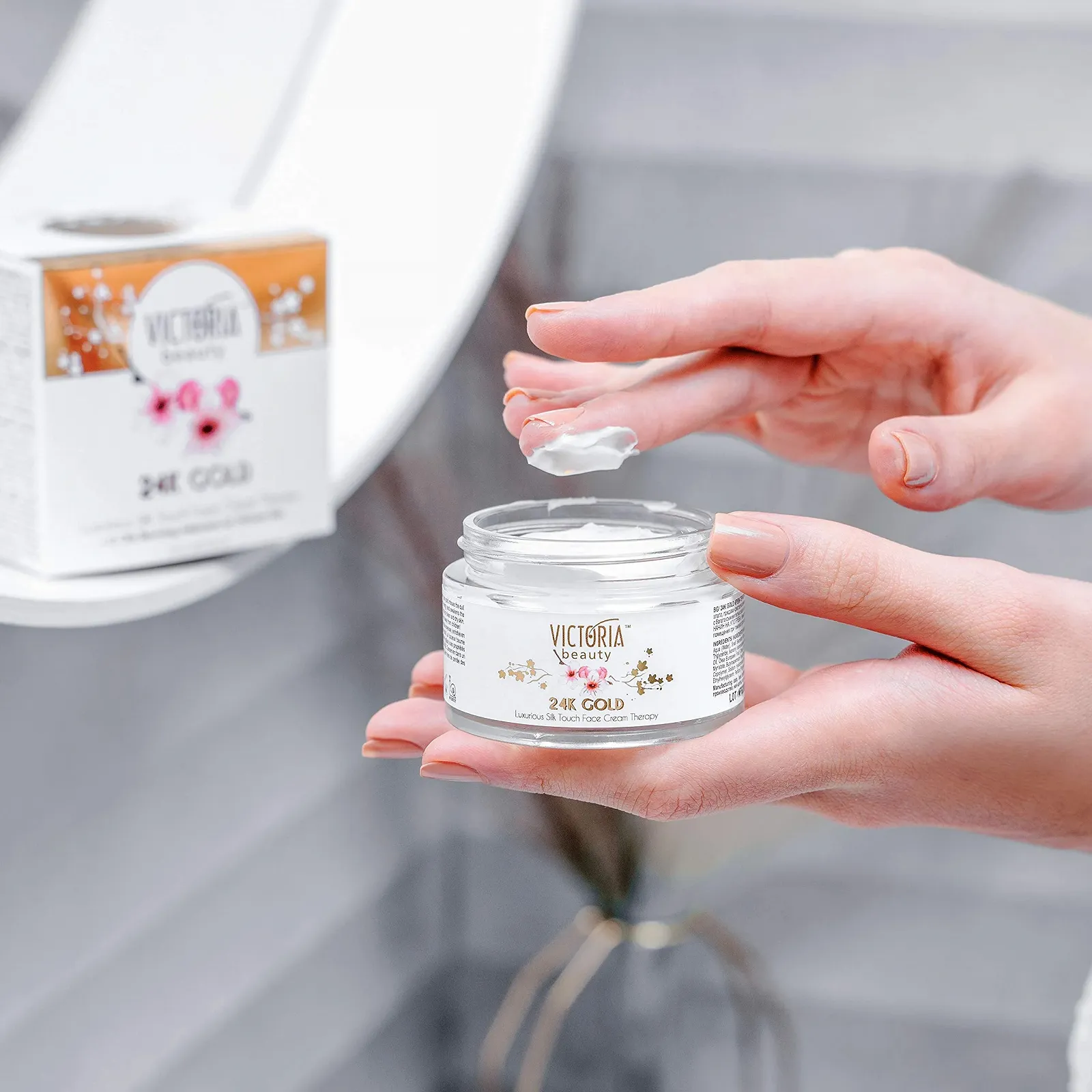 Дневной крем Victoria Beauty Hyaluronic Cream 24k Gold Антивозрастной 50 мл, фото №3 Дневной крем Victoria Beauty Hyaluronic Cream 24k Gold Антивозрастной 50 мл, фото №3