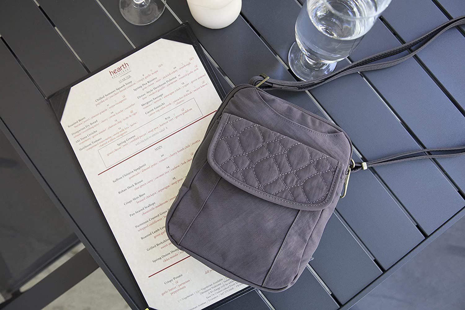 Сумка на плече Travelon Signature Quilted Slim Pouch для подорожей, фото №2
