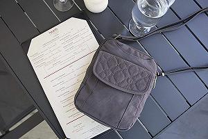 Сумка на плече Travelon Signature Quilted Slim Pouch для подорожей synthetic.ua - Фото 1