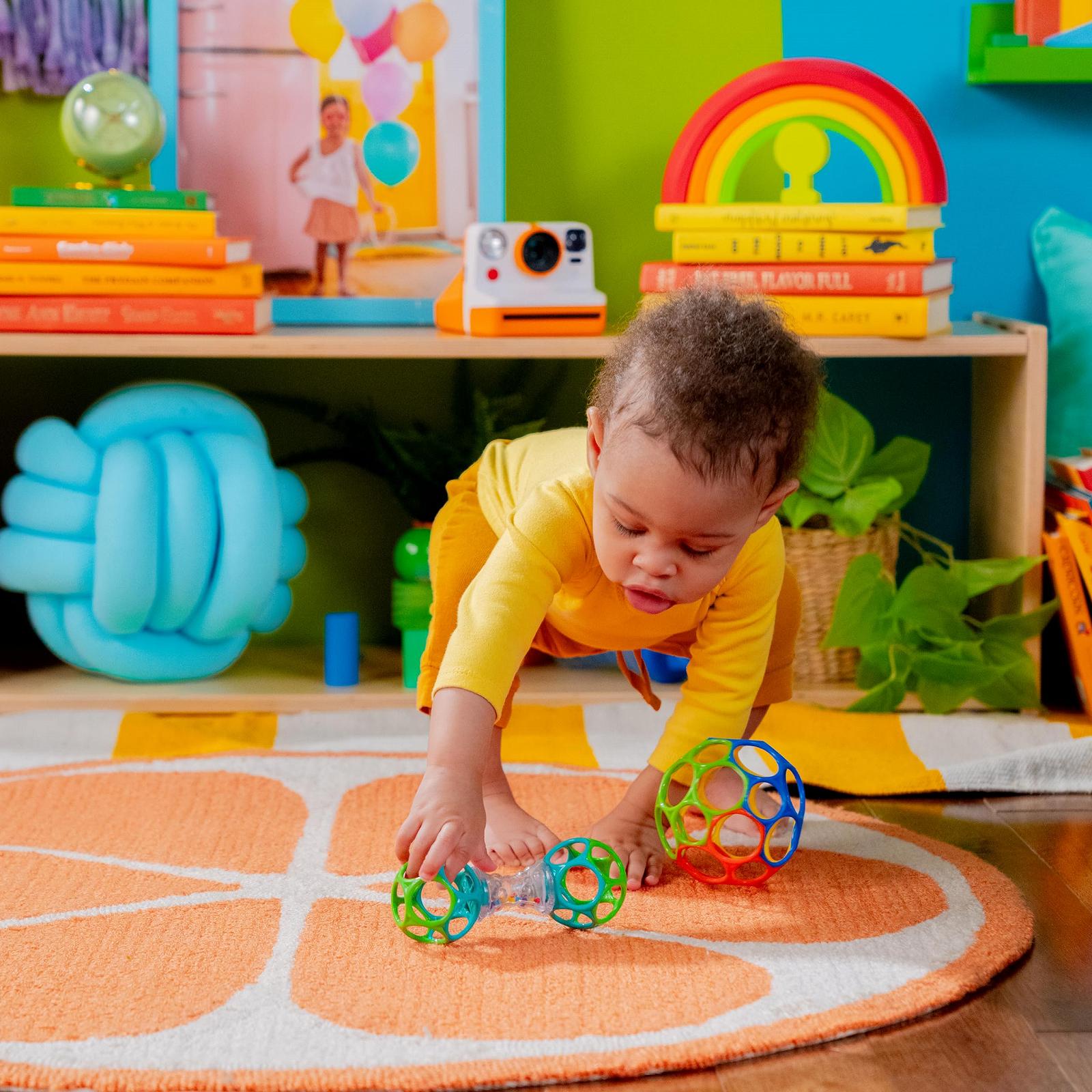 Набор игрушек Bright Starts Easy-Grasp Oball Bundle Gift Set - Grasp the Day, мяч и погремушка, 2 шт., без BPA, унисекс, для новорожденных+, фото №3 Набор игрушек Bright Starts Easy-Grasp Oball Bundle Gift Set - Grasp the Day, мяч и погремушка, 2 шт., без BPA, унисекс, для новорожденных+, фото №3