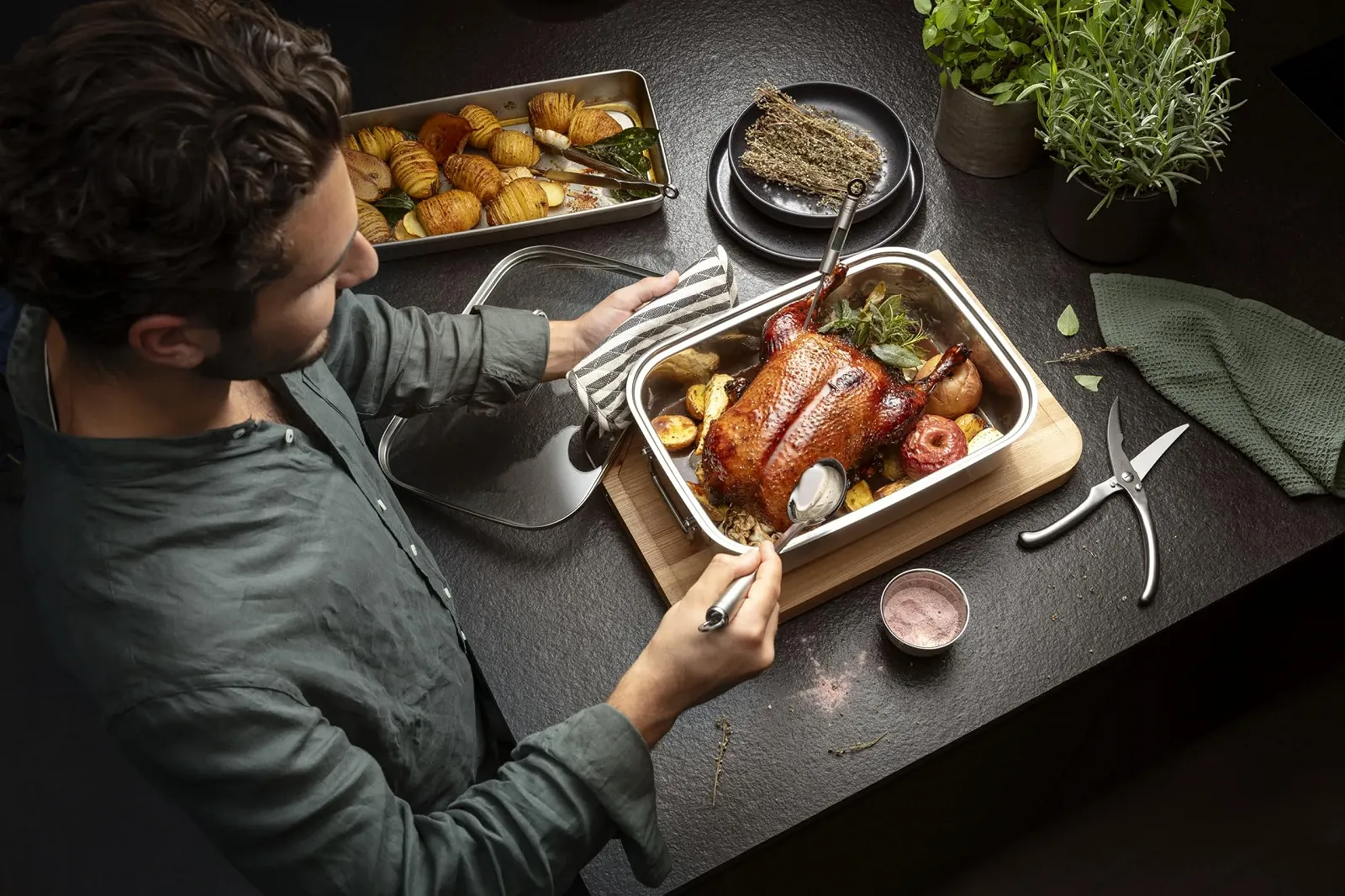 Форма для запекания RÖSLE 8 л 37 × 27 см прямоугольная нержавеющая сталь, фото №3 Форма для запекания RÖSLE 8 л 37 × 27 см прямоугольная нержавеющая сталь, фото №3