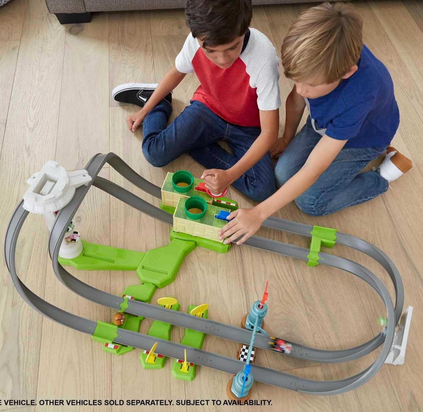 Трек Hot Wheels Mario Kart Round Racecourse, фото №2 Трек Hot Wheels Mario Kart Round Racecourse, фото №2