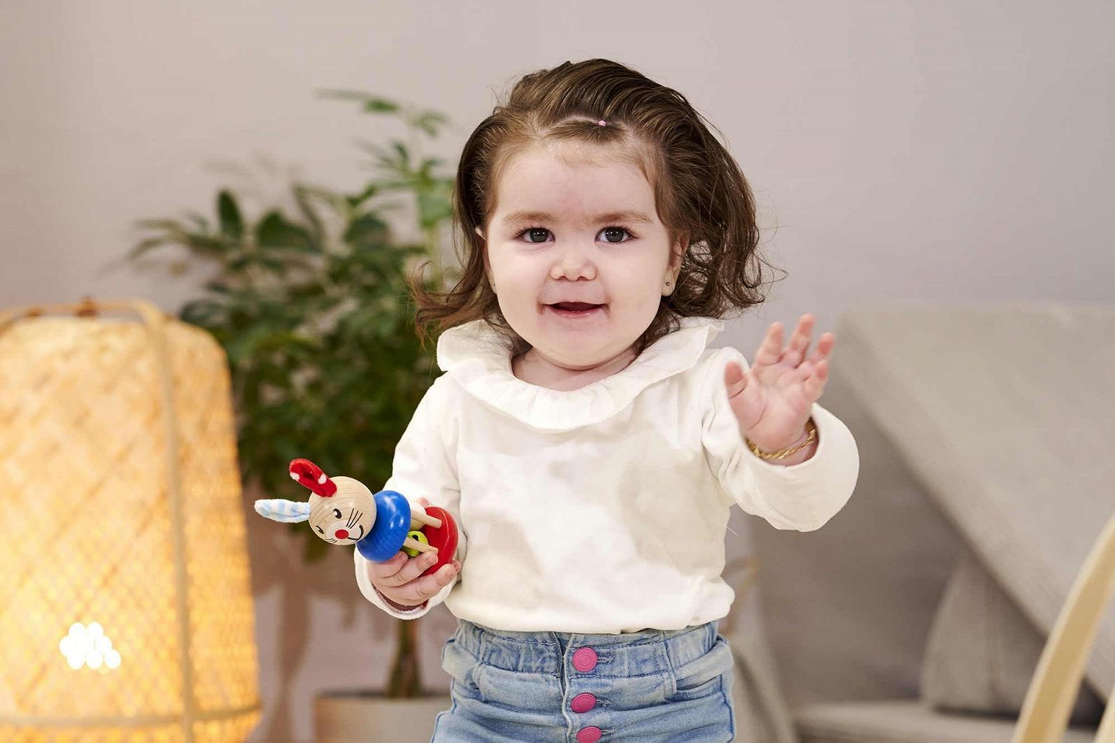 Брязкальце Eichhorn Зайчик 5 x 13.5 см, FSC 100% сертифікований бук, Зроблено в Німеччині, фото №2 Брязкальце Eichhorn Зайчик 5 x 13.5 см, FSC 100% сертифікований бук, Зроблено в Німеччині, фото №2