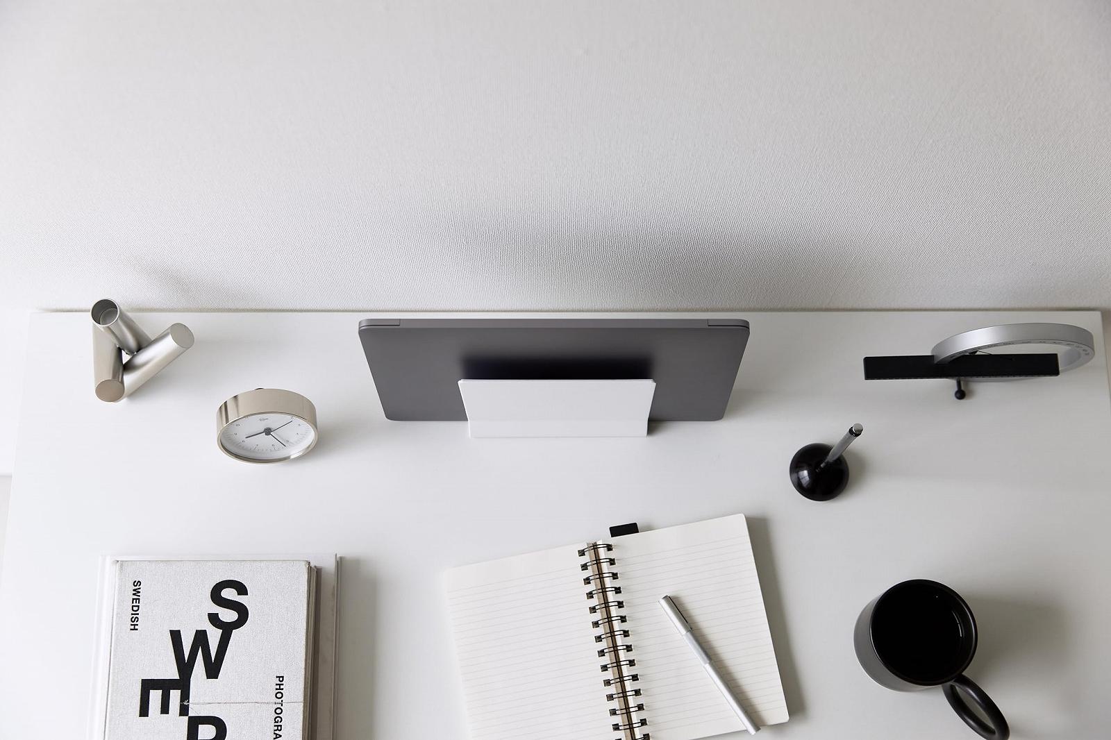 Подставка для ноутбука Yamazaki Tower Slim 16 x 5.7 x 15.2 см, белая, фото №3 Подставка для ноутбука Yamazaki Tower Slim 16 x 5.7 x 15.2 см, белая, фото №3