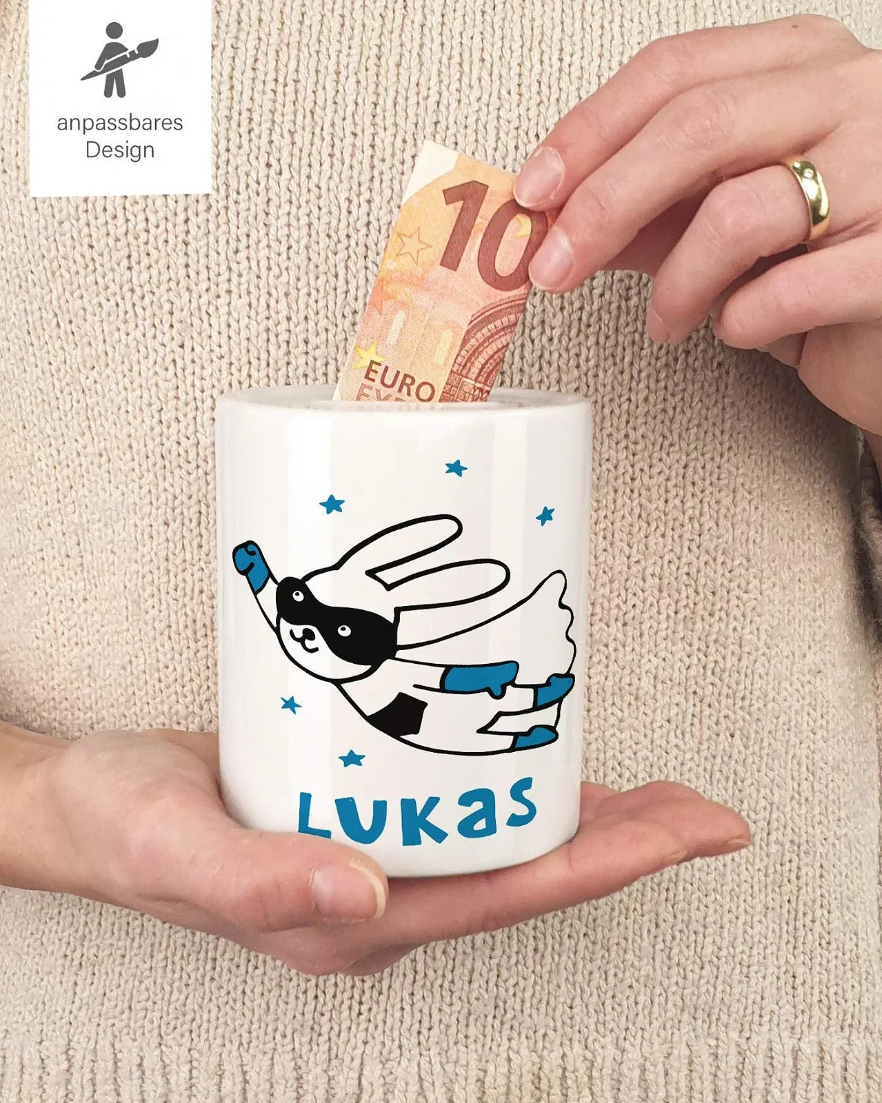 Скарбничка дитяча керамічна Кролик-супергерой персоналізована, фото №3