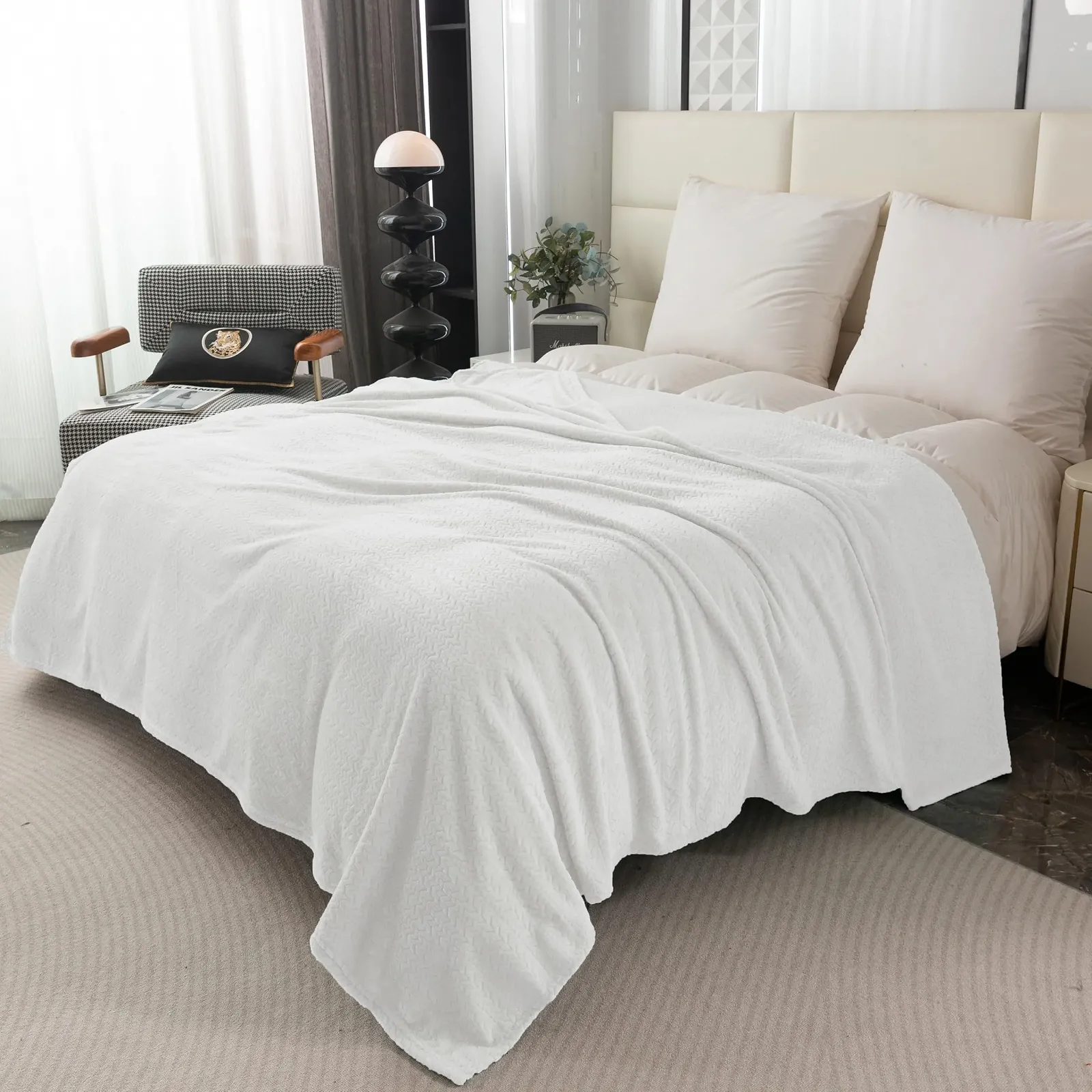 Одеяло Cuddly 160 x 200 см Cloud White Пушистое флисовое фланелевое одеяло для дивана, двустороннее одеяло как накидка на диван или одеяло для гостиной, фото №4