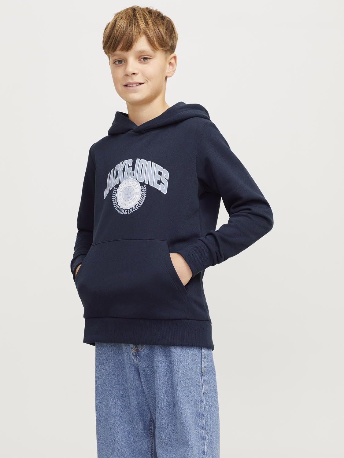 Толстовка Jack & Jones JJKAM Varsity Branding Sweat Hood JNR для хлопчиків, фото №4 Толстовка Jack & Jones JJKAM Varsity Branding Sweat Hood JNR для хлопчиків, фото №4