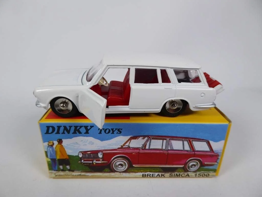 Миниатюра DeAgostini Dinky Toys Simca 1500 Break Белый + Кемпинговый стол / 507 MB414, фото №3