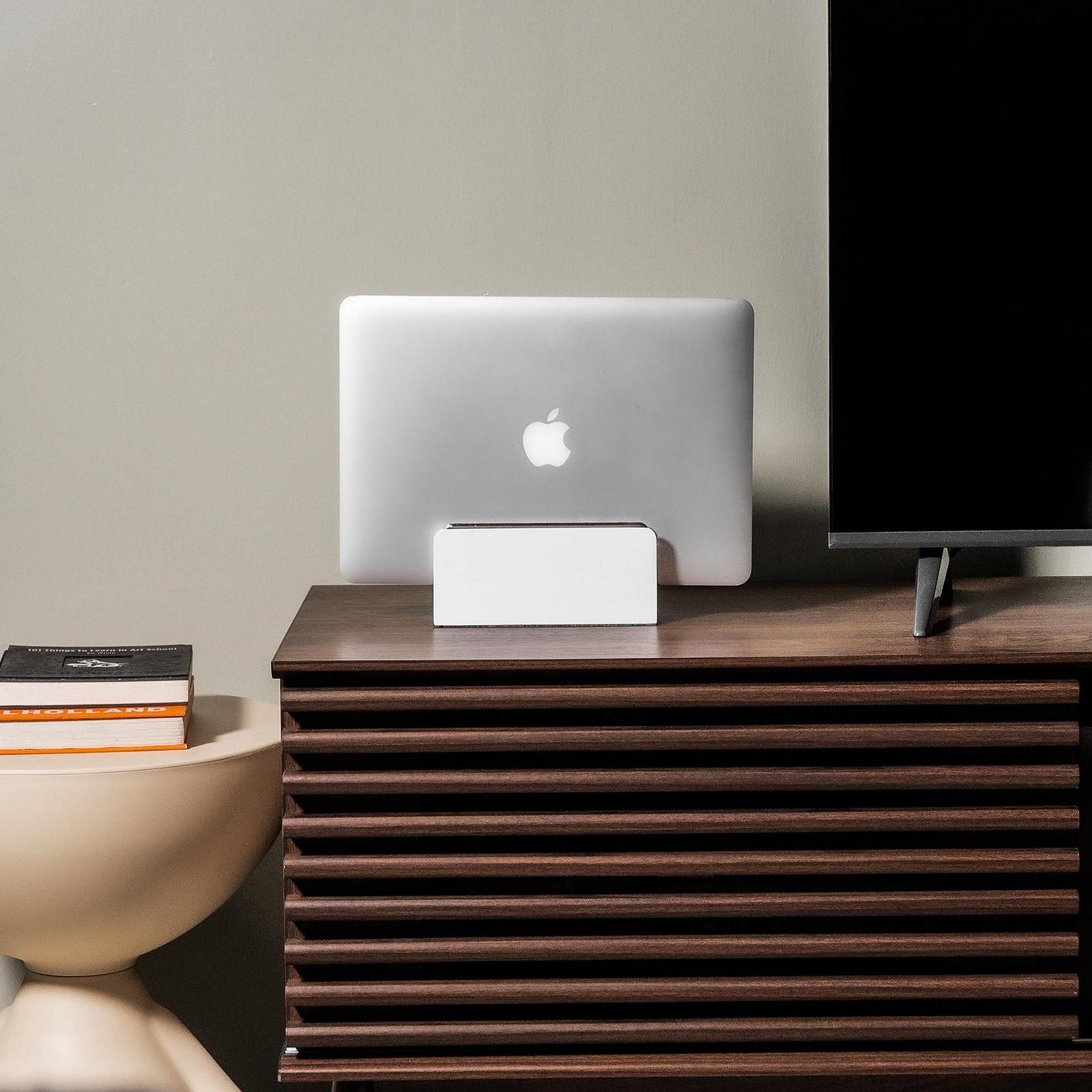 Підставка Вертикальна Raico Док-станція для MacBook з високоякісної деревини горіха (матовий білий, одинарний слот | регульована), фото №5