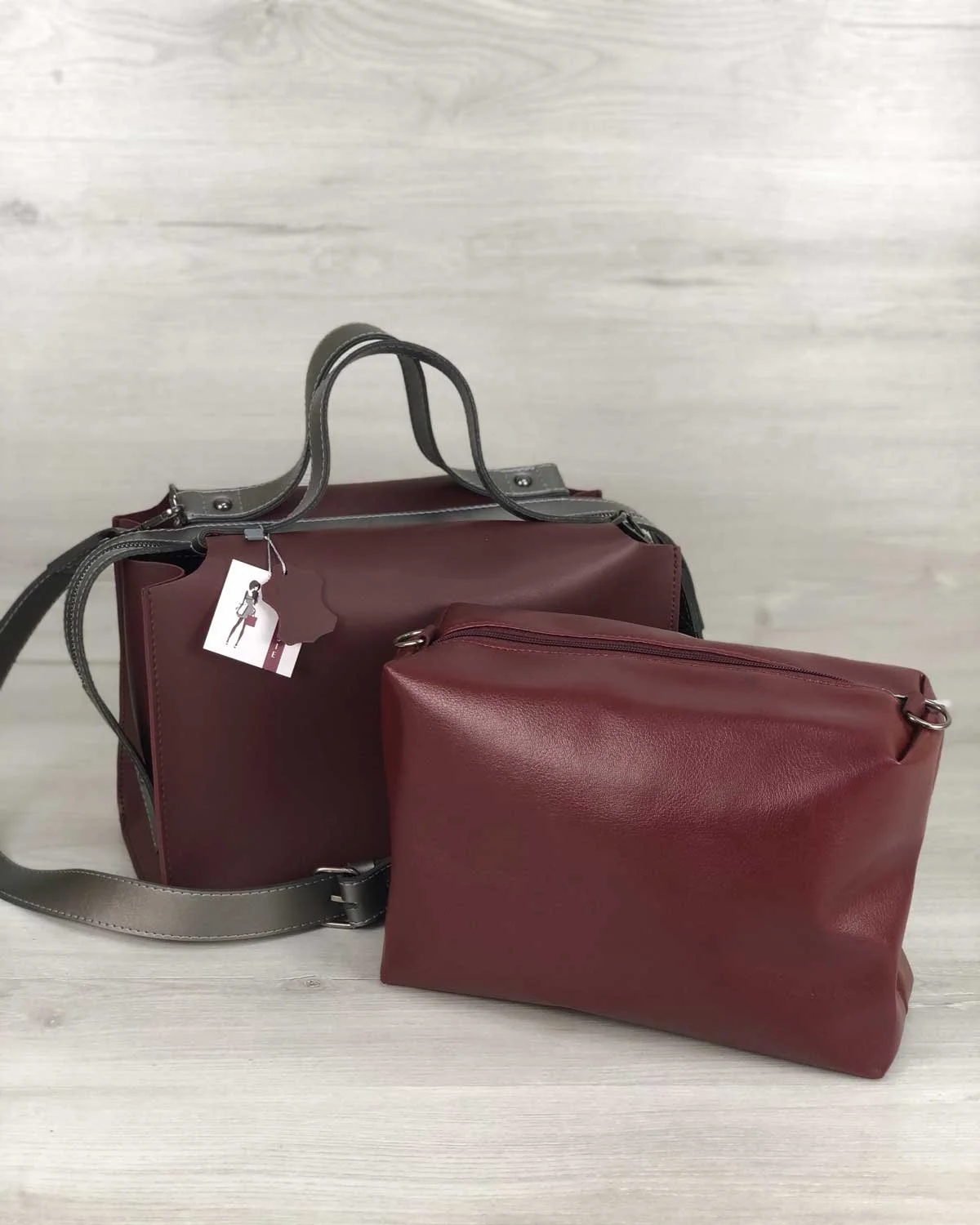 Универсальная женская сумка саквояж бордовая – стильная, вместительная, через плечо, фото №4 Универсальная женская сумка саквояж бордовая – стильная, вместительная, через плечо, фото №4