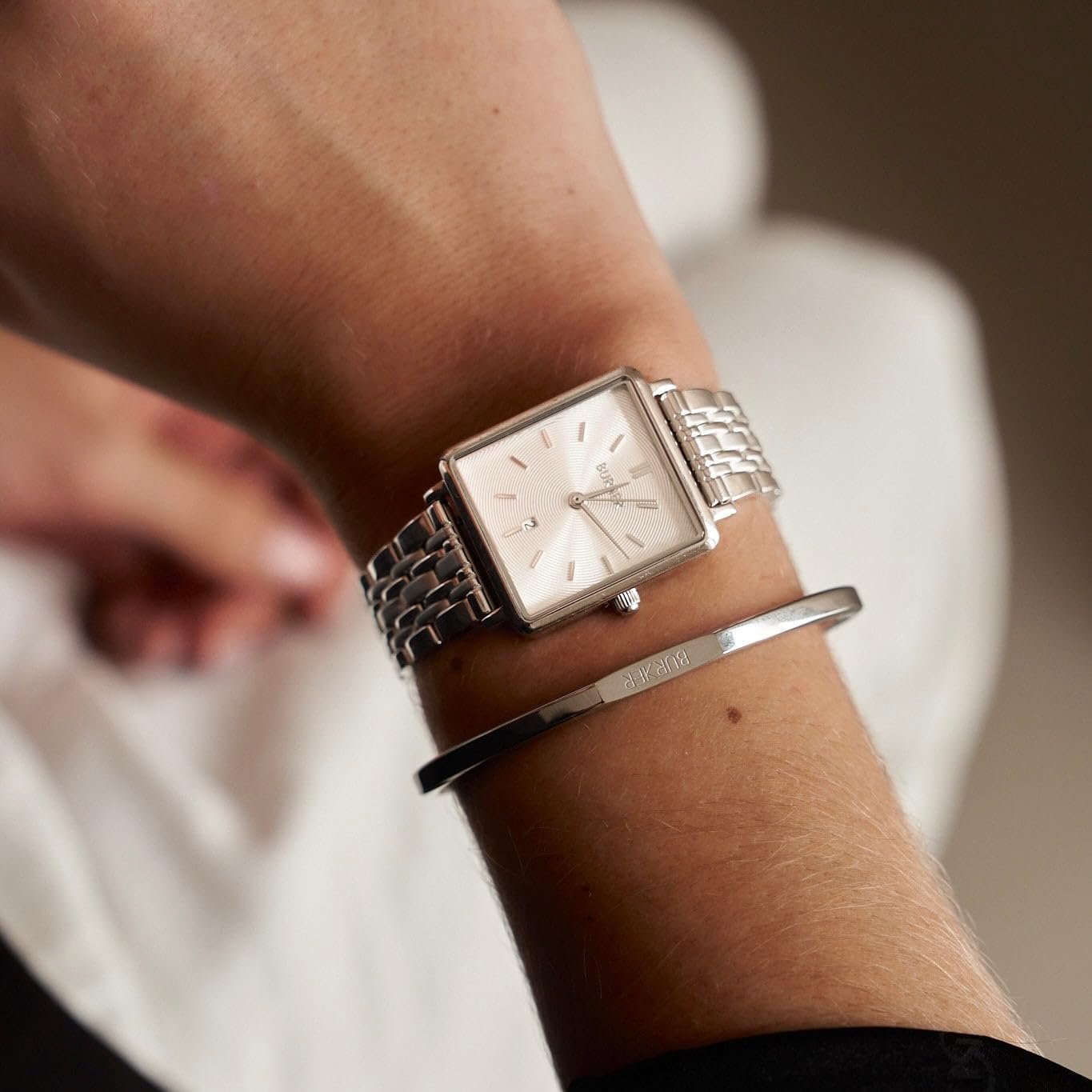 Женские часы BURKER Daisy Квадратные женские часы Браслет-звеньевой Нержавеющая сталь Аналоговый Кварцевый 3 ATM Водонепроницаемый - 28 мм - Серебряный, фото №4 Женские часы BURKER Daisy Квадратные женские часы Браслет-звеньевой Нержавеющая сталь Аналоговый Кварцевый 3 ATM Водонепроницаемый - 28 мм - Серебряный, фото №4