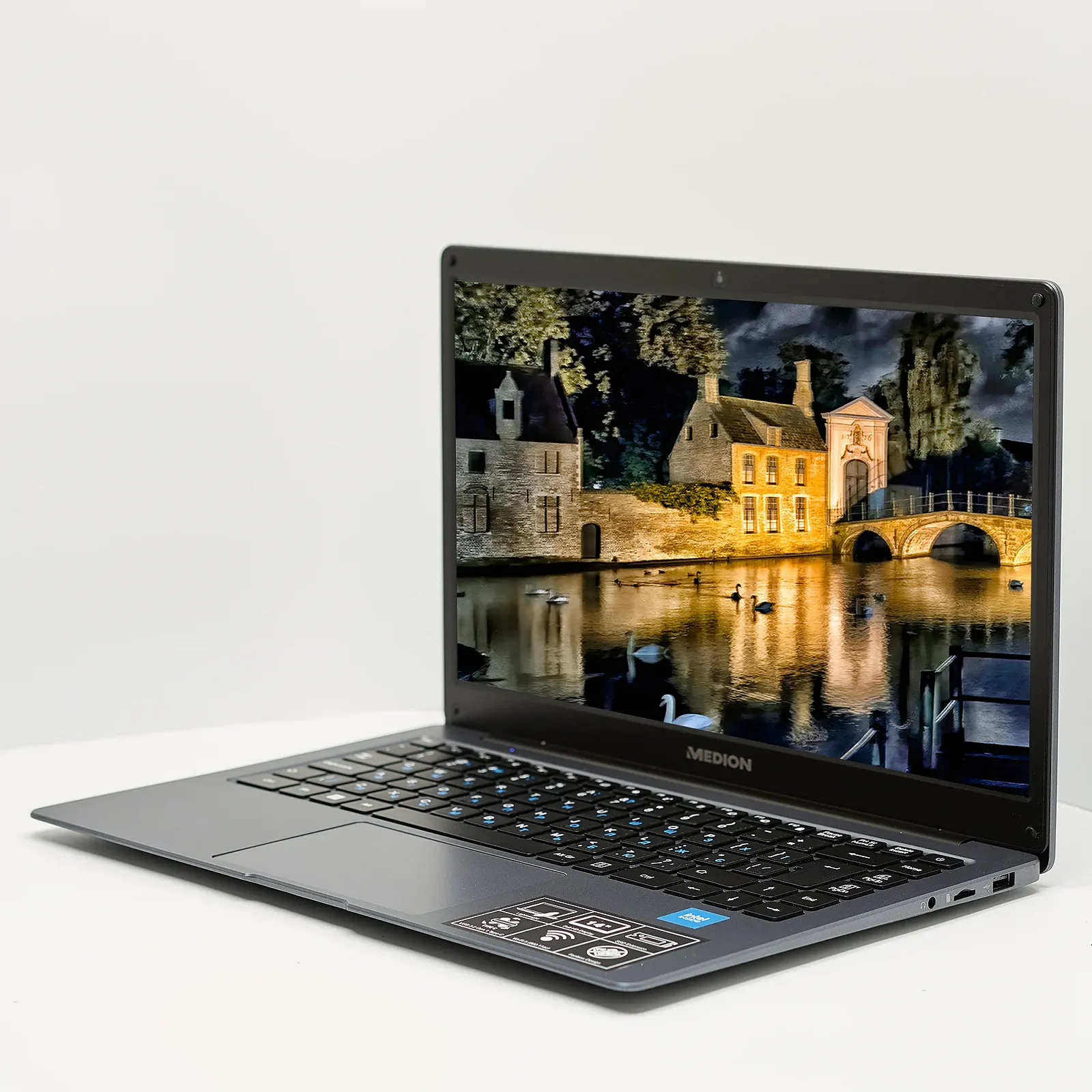 Ноутбук 14" Medion (Lenovo Group) Akoya E14223 Intel RAM 4 ГБ  eMMC 128 ГБ IPS FullHD Ультрабук Win10, фото №2
