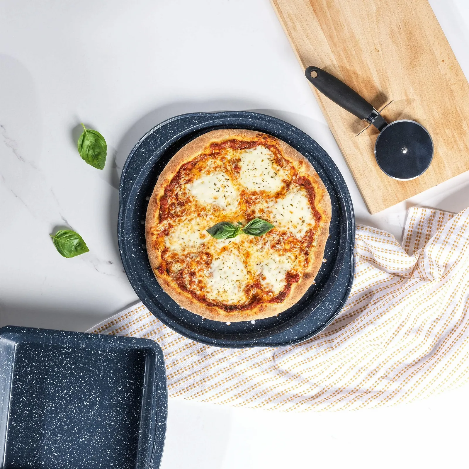 Набір форм для піци Russell Hobbs COMBO-5447 2 шт 37 см вуглецева сталь Blue Marble Nightfall Stone, фото №2