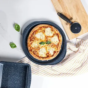 Набір форм для піци Russell Hobbs COMBO-5447 2 шт 37 см вуглецева сталь Blue Marble Nightfall Stone synthetic.ua - Фото 1