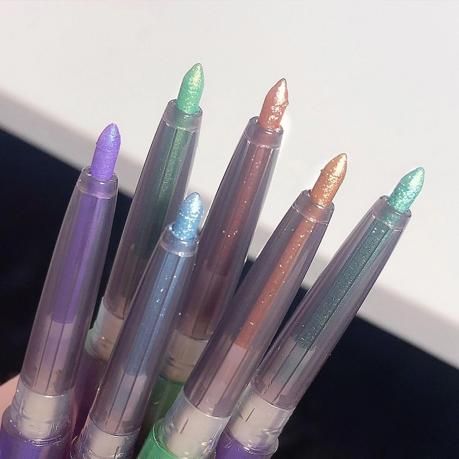 Олівець для очей WAHRE Блискучий Синя та Фіолетова, 2 шт., фото №7 Олівець для очей WAHRE Блискучий Синя та Фіолетова, 2 шт., фото №7