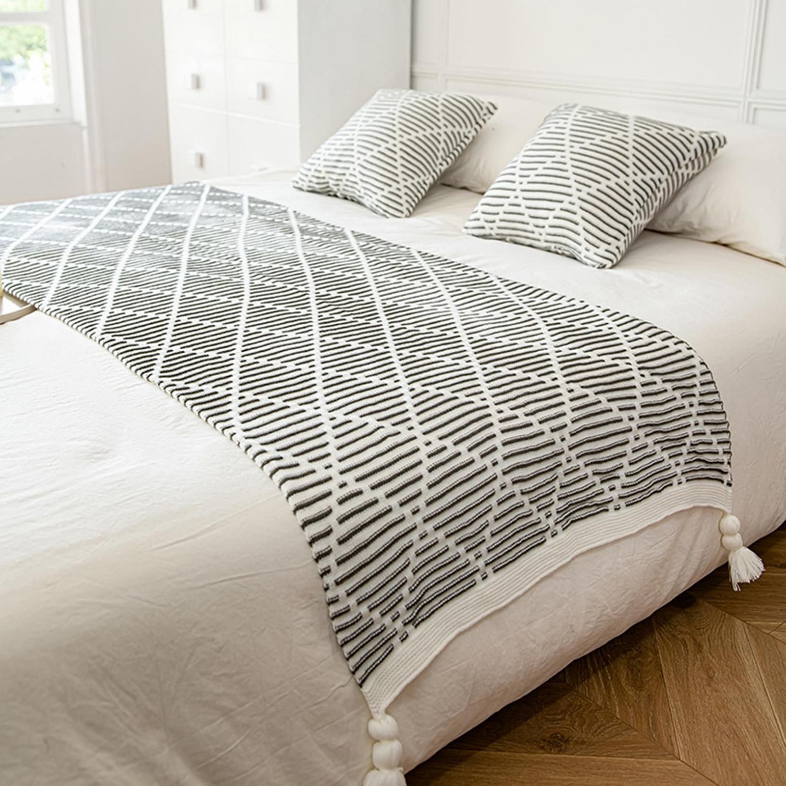 Покривало В'язане HLASMSPE Сірий 70x260 см, фото №1 Покривало В'язане HLASMSPE Сірий 70x260 см, фото №1