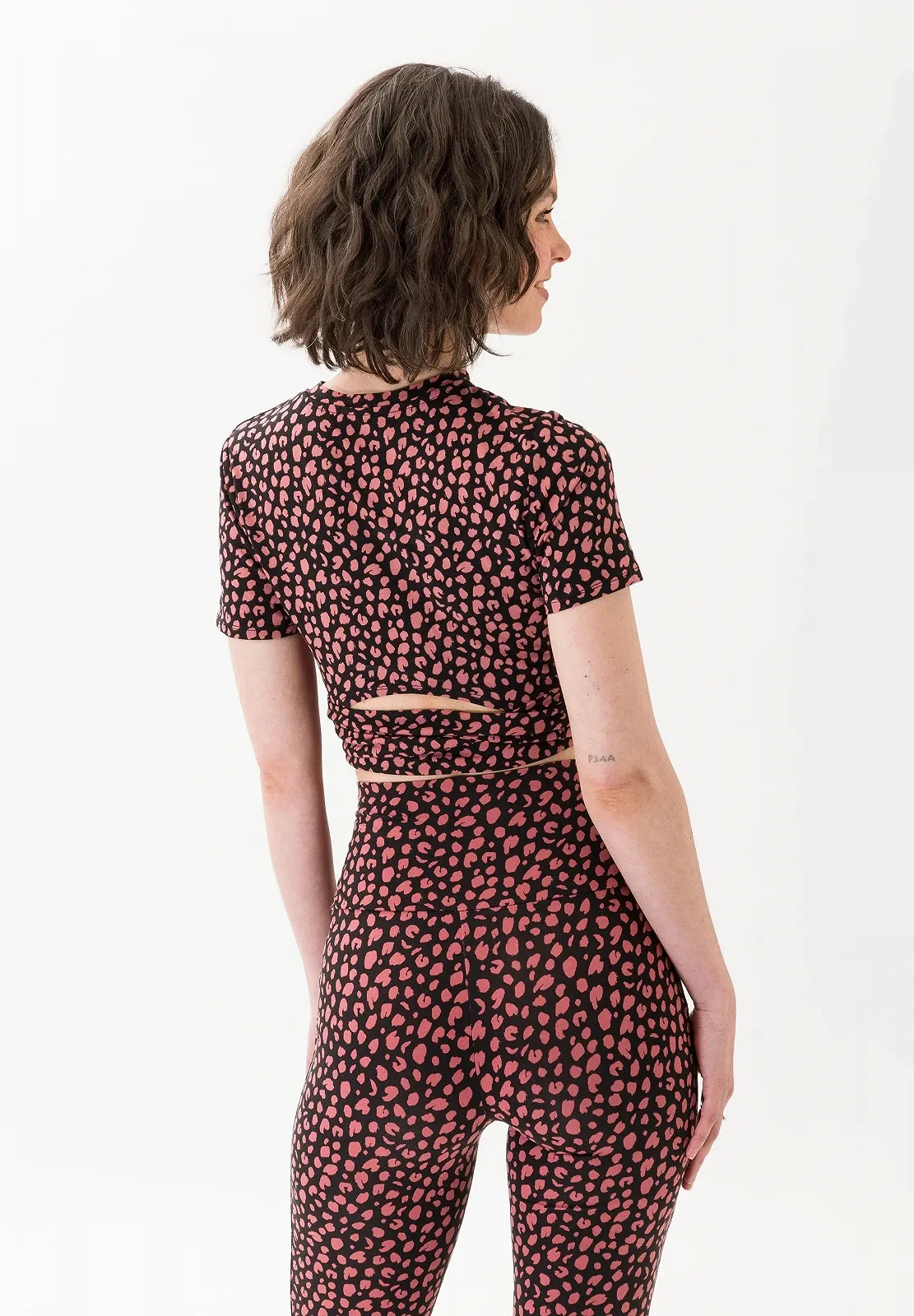 Женская футболка топ Les Lunes The Lou Top Dot Black Blush - L, фото №4 Женская футболка топ Les Lunes The Lou Top Dot Black Blush - L, фото №4