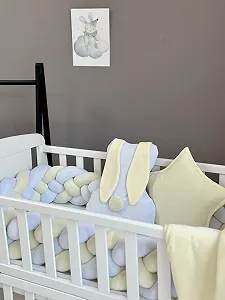 Комплект постельного белья для новорожденного Зайчик с бортиками и игрушками молочный synthetic.ua - Фото 1