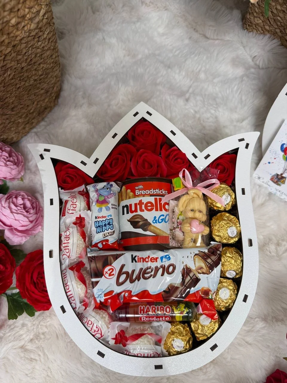 Бокс солодощів для дівчини у формі тюльпана, фото №5