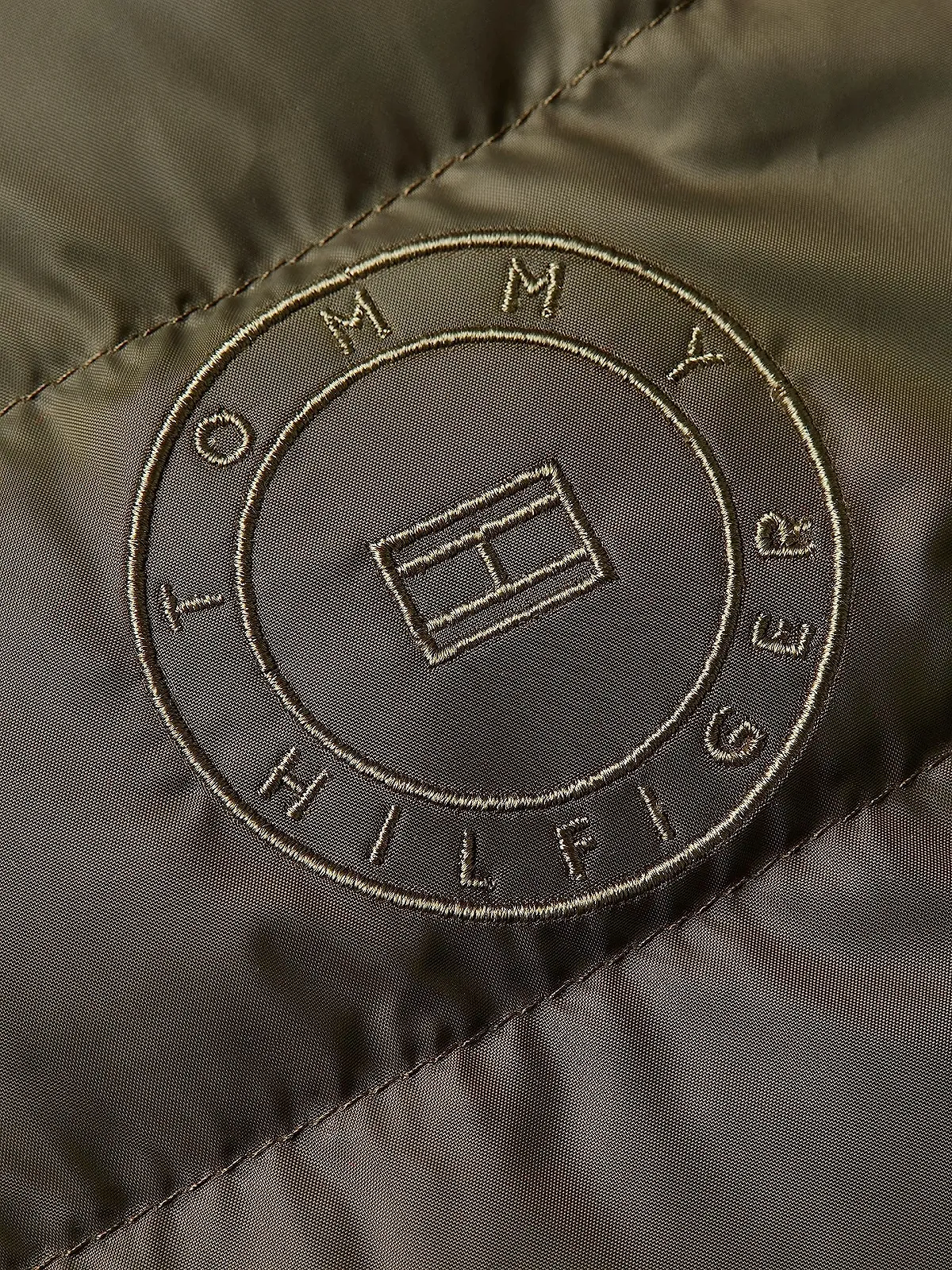 Пуховик Tommy Hilfiger Жіночий, фото №4 Пуховик Tommy Hilfiger Жіночий, фото №4