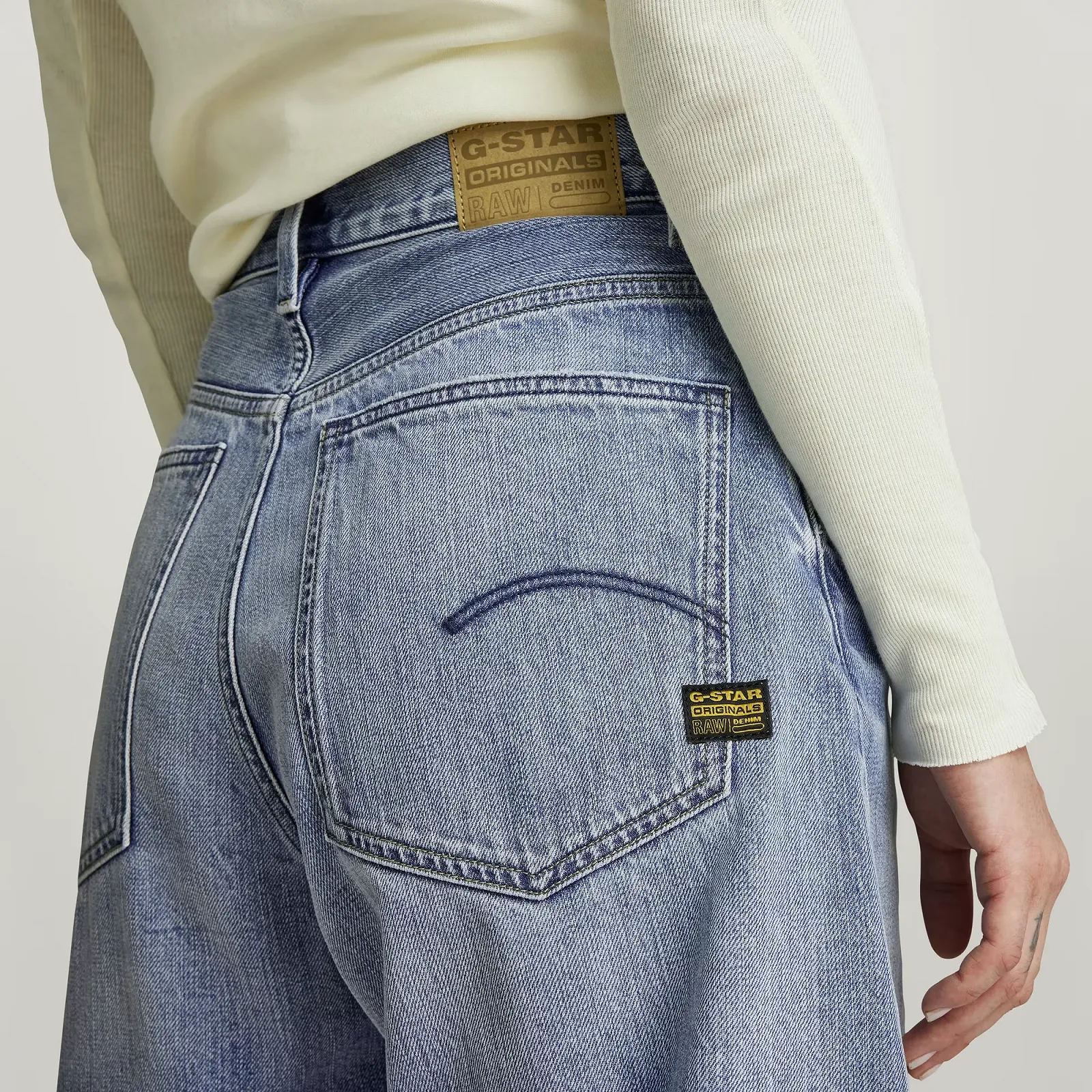 Жіночі джинсові шорти G-Star RAW Barrel Loose Shorts - 27, фото №3 Жіночі джинсові шорти G-Star RAW Barrel Loose Shorts - 27, фото №3