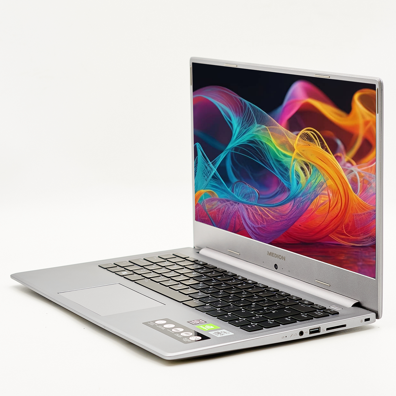 Ноутбук Medion Akoya S15447, 15.6 дюйма, Intel Core i5-10210U, RAM 32 ГБ, SSD 512 ГБ, Nvidia GeForce, металлический корпус, б/у, фото №4
