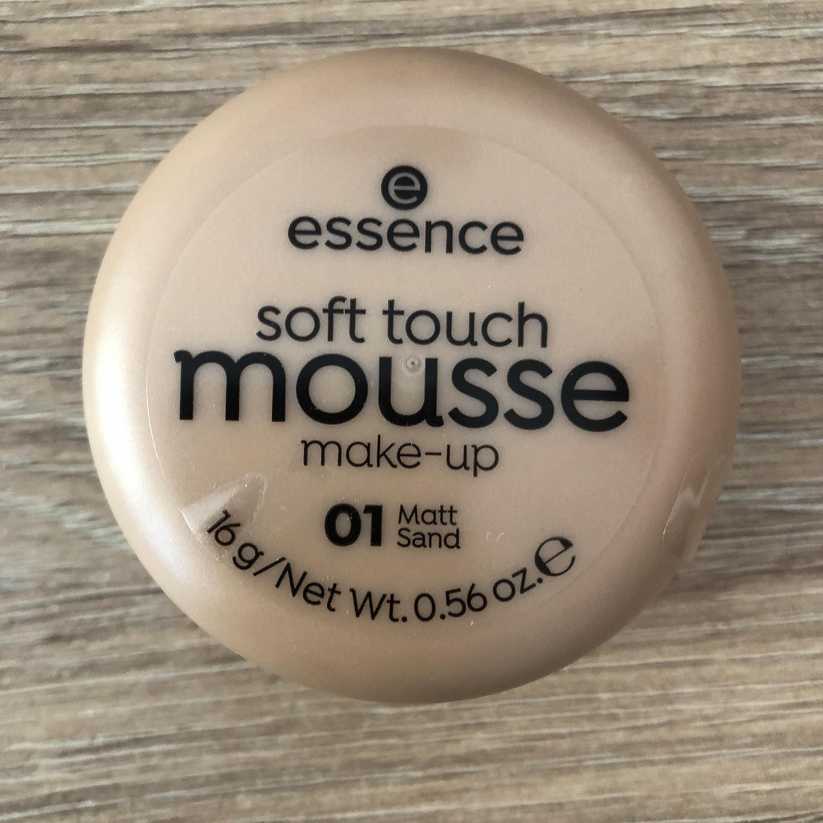 essence Soft Touch Mousse Make-Up No. 01, фото №6
