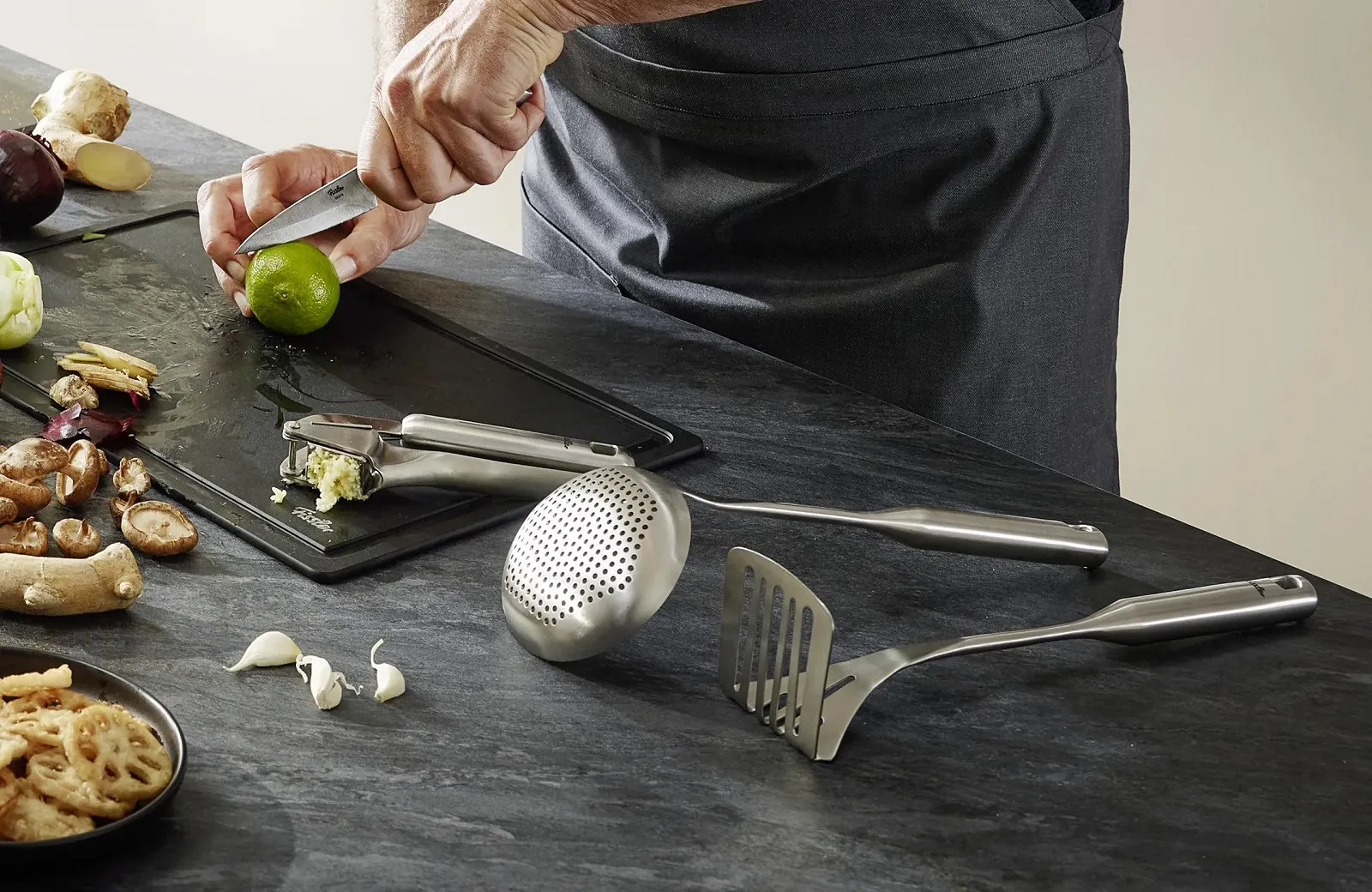 Молоток для мяса Fissler Essential из нержавеющей стали круглый 28 см 0.4 кг, фото №8 Молоток для мяса Fissler Essential из нержавеющей стали круглый 28 см 0.4 кг, фото №8