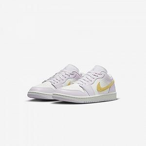 Кроссовки Jordan 1 Low Barely Grape (W) Размер 36.5 synthetic.ua - Фото 1