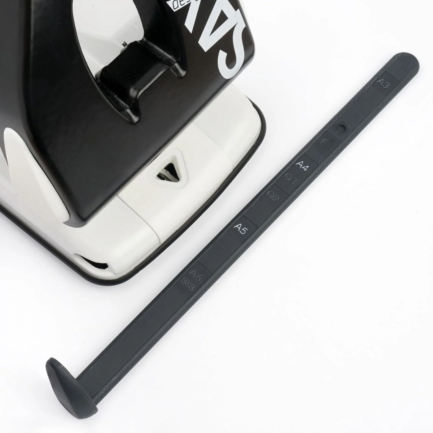 Дырокол для бумаги SAX 618 Черный, фото №3 Дырокол для бумаги SAX 618 Черный, фото №3