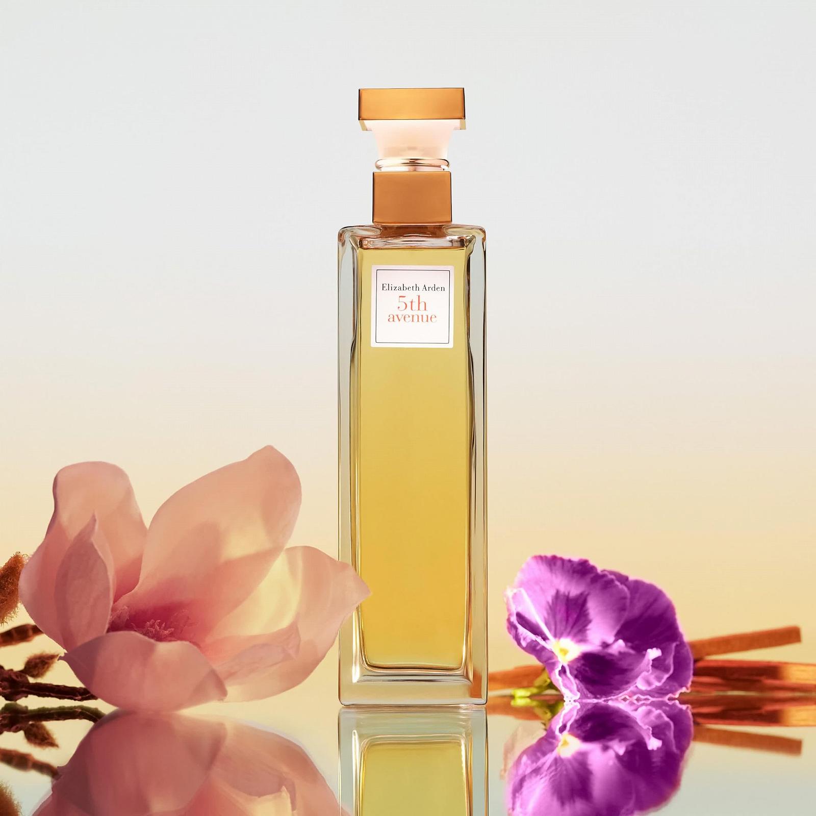 Парфумована вода Elizabeth Arden 5th Avenue Квіткові ноти рожевої магнолії, фіалки та амбри Свіжий і легкий аромат, фото №5