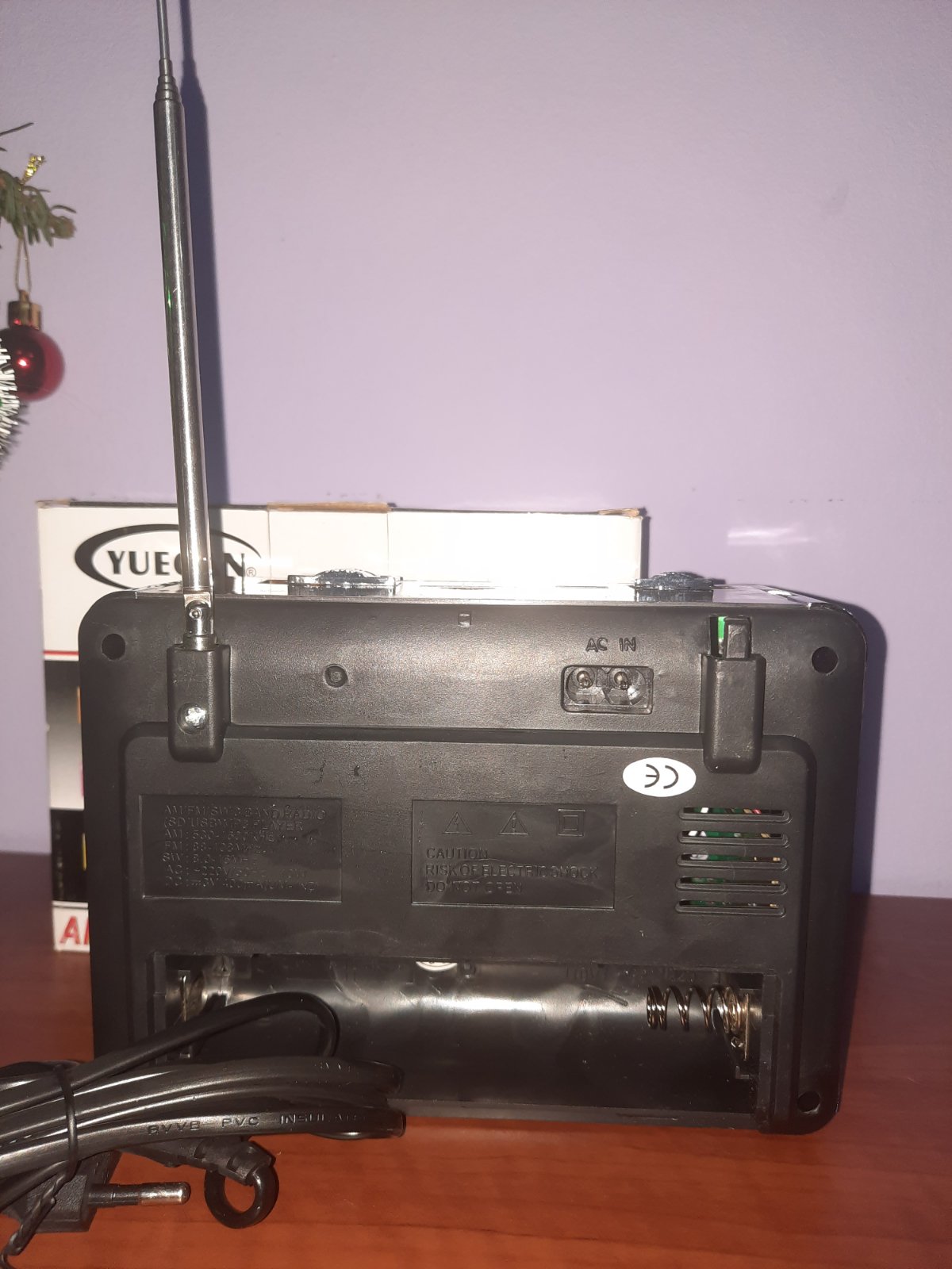 Портативний радіоприймач акумуляторний YUEGAN YG-825 LED радіо AM/FM/SW та MP3-плеєр в одному з ліхтариком, фото №4