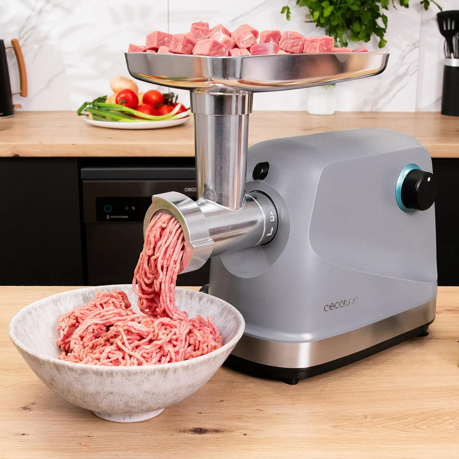 Мясорубка электрическая Cecotec Crusher 1400 Steel 1360 W, фото №3 Мясорубка электрическая Cecotec Crusher 1400 Steel 1360 W, фото №3