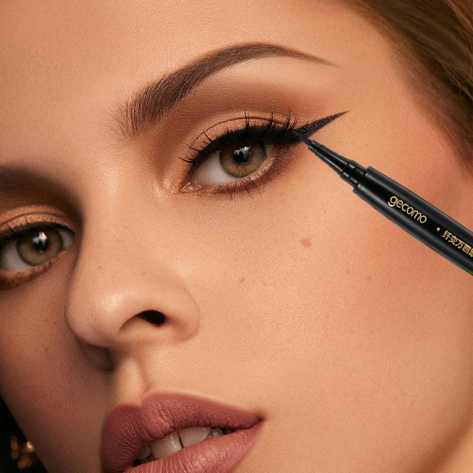 Підводка для очей Водостійка, рідка, фото №2 Підводка для очей Водостійка, рідка, фото №2