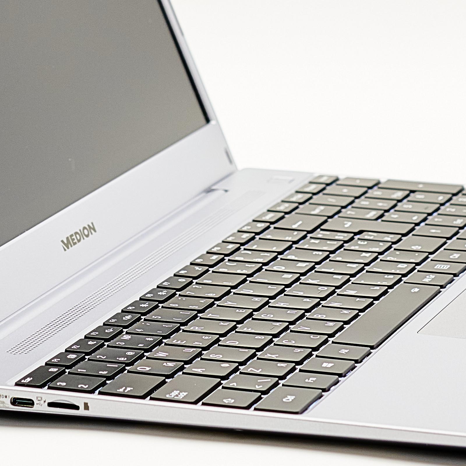 Ноутбук Medion E15303 Ryzen 5 4500U ОЗУ 16 ГБ SSD 512 ГБ AMD Graphics Подсветка клавиатуры, фото №2