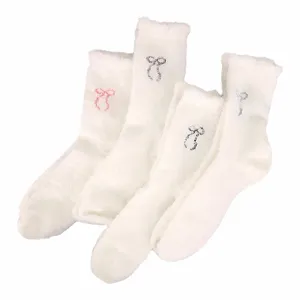 4 пари жіночих шкарпеток, пухнасті шкарпетки - Фото 1