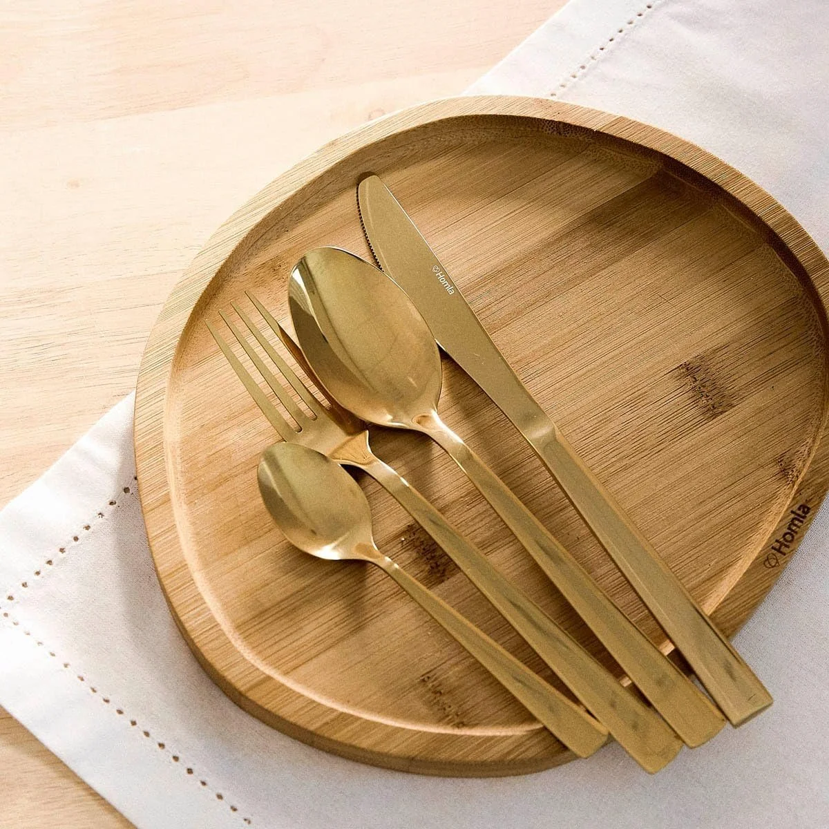 Набір столових приборів Fabro HOMLA 24 шт, золотий, фото №1 Набір столових приборів Fabro HOMLA 24 шт, золотий, фото №1