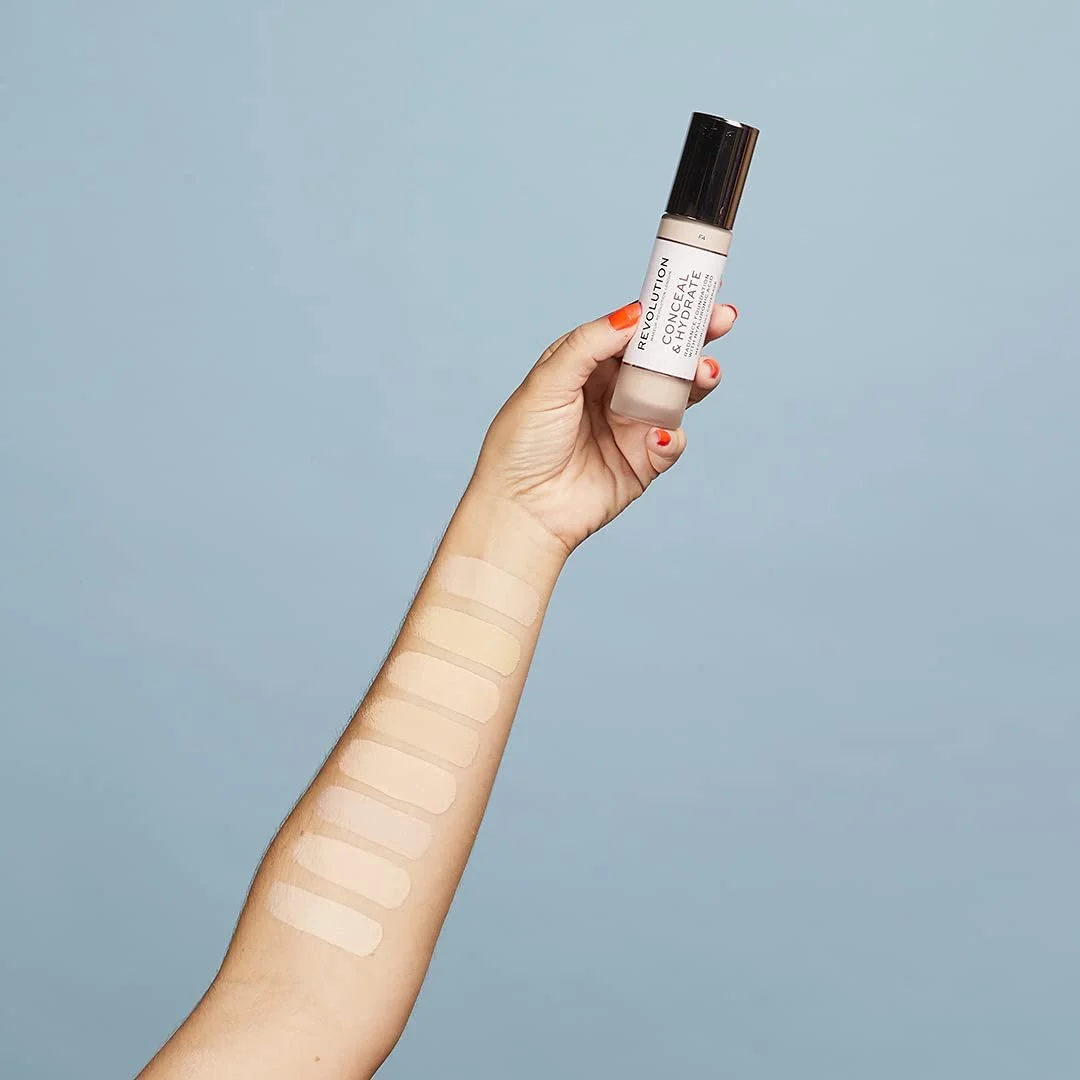 Консилер MakeUp Revolution Concealer & Hydrate C1, фото №5 Консилер MakeUp Revolution Concealer & Hydrate C1, фото №5