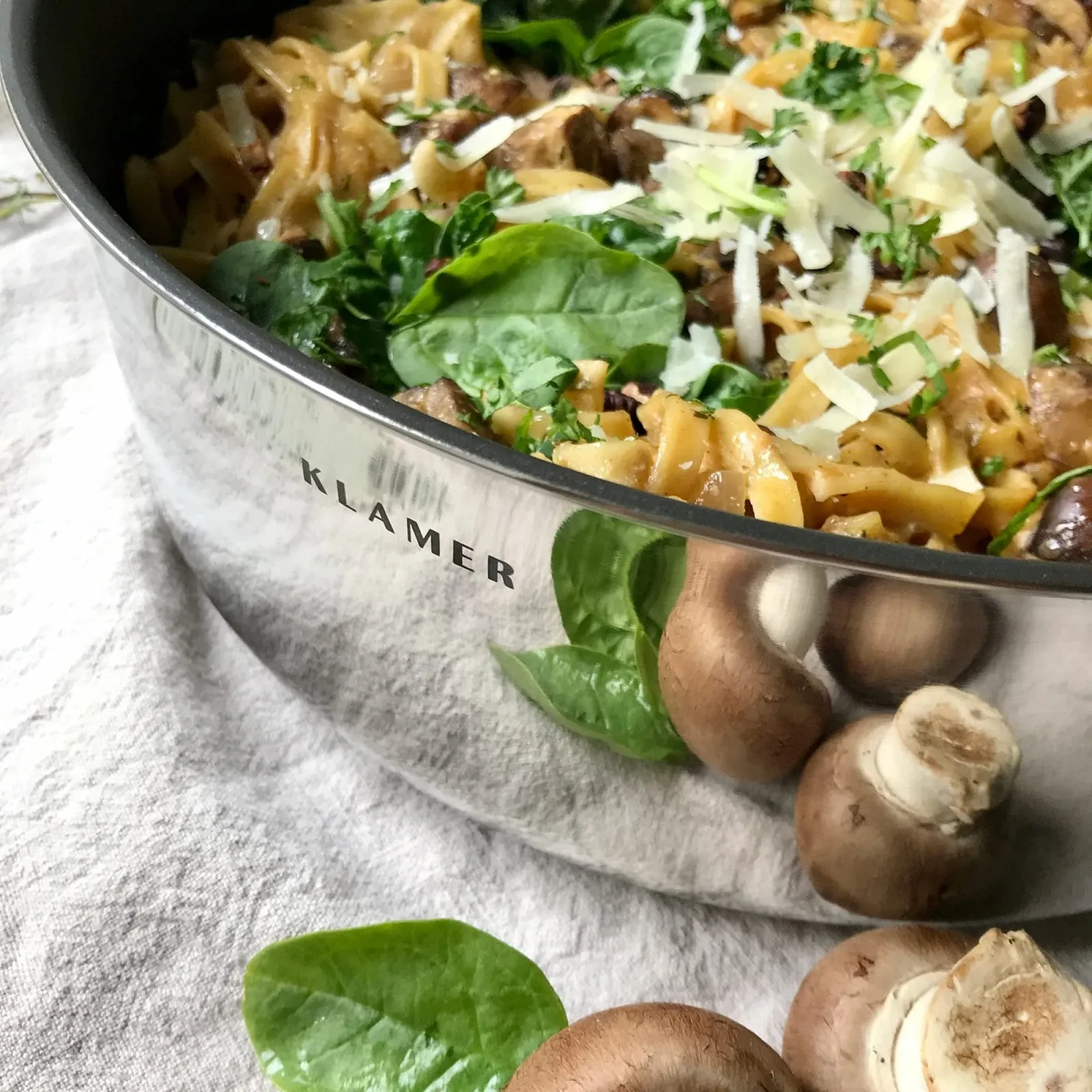 Пательня KLAMER Professional з нержавіючої сталі з індукційним преміум-покриттям, 28 см, фото №5 Пательня KLAMER Professional з нержавіючої сталі з індукційним преміум-покриттям, 28 см, фото №5