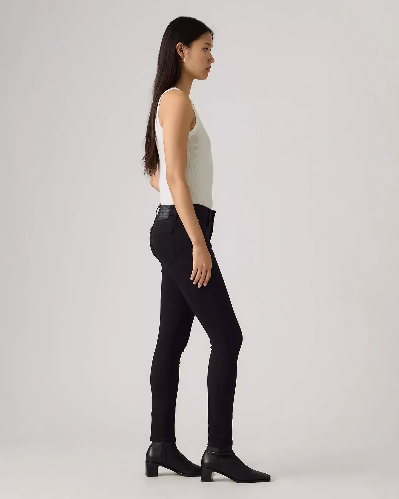 Жіночі джинси Levis - 711 Skinny Soft Black - 25, фото №3 Жіночі джинси Levis - 711 Skinny Soft Black - 25, фото №3
