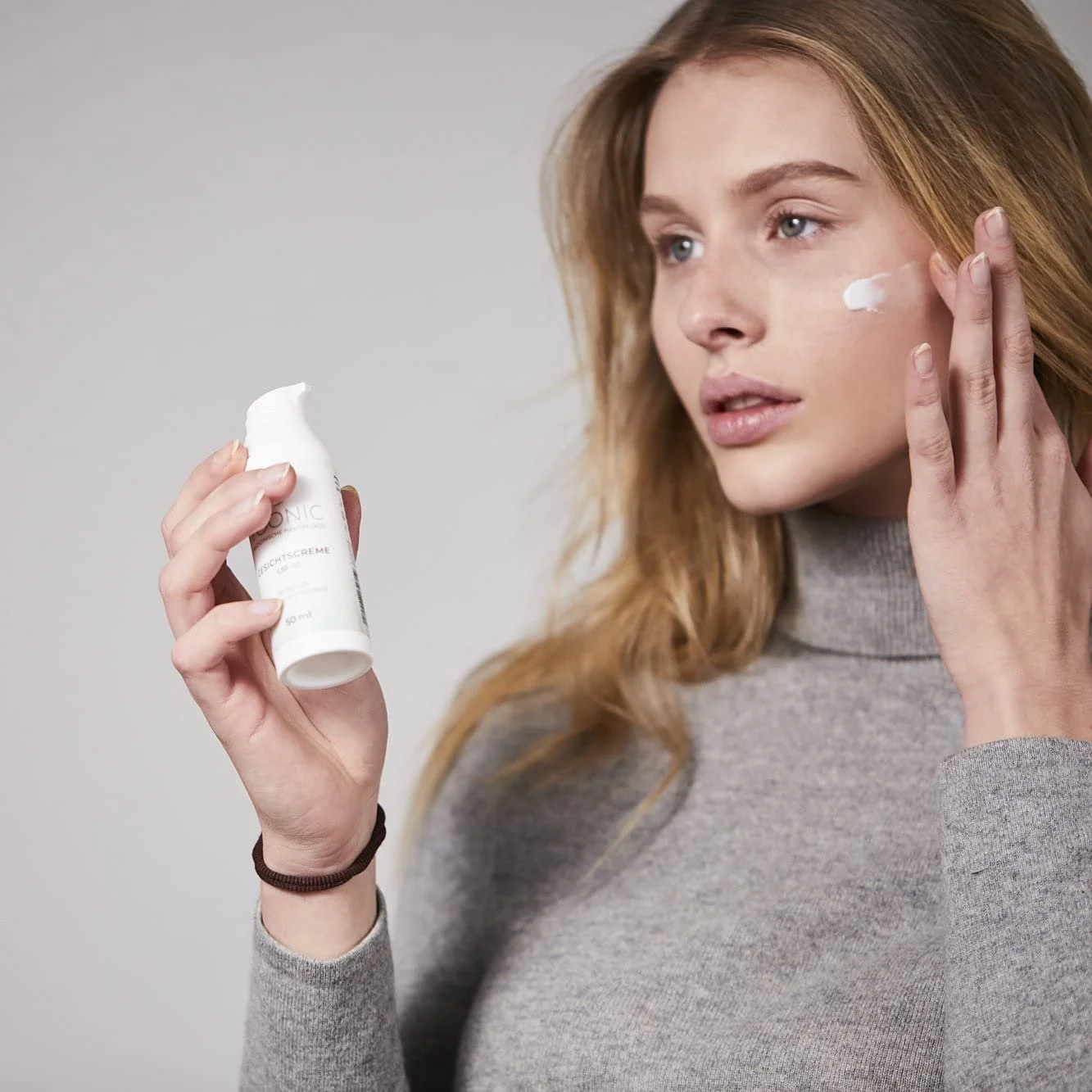 Зволожувальний крем для обличчя YOONIC SPF 20 Гіпоалергенний 50 мл, фото №4 Зволожувальний крем для обличчя YOONIC SPF 20 Гіпоалергенний 50 мл, фото №4