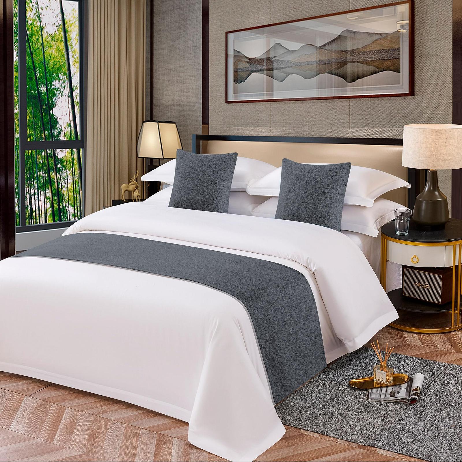 Декоративная дорожка на кровать OSVINO Однотонная серия Полиэстер Гостиная, темно-серый 180 x 48 см для кровати 180 см, фото №1 Декоративная дорожка на кровать OSVINO Однотонная серия Полиэстер Гостиная, темно-серый 180 x 48 см для кровати 180 см, фото №1