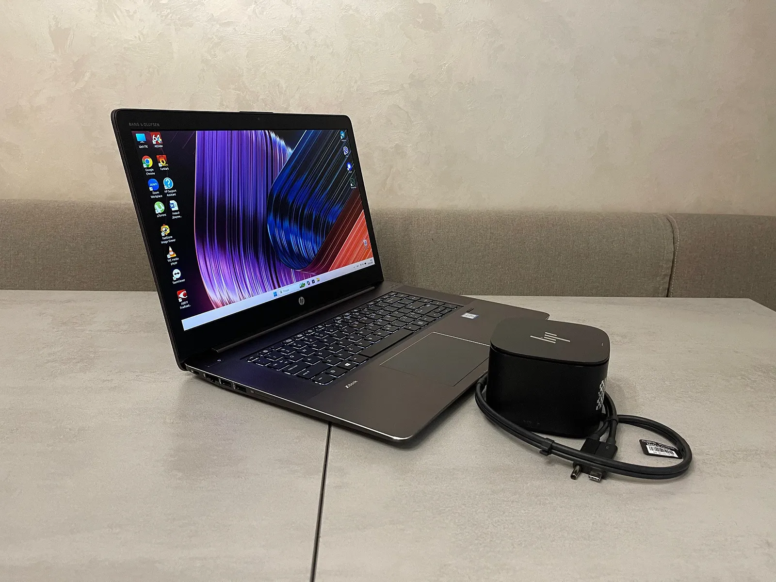Ультрабук HP Zbook Studio G3, 15,6 FHD IPS, i7-6820HQ, 16GB, 256GB SSD, Nvidia 4GB + док-станция, фото №2