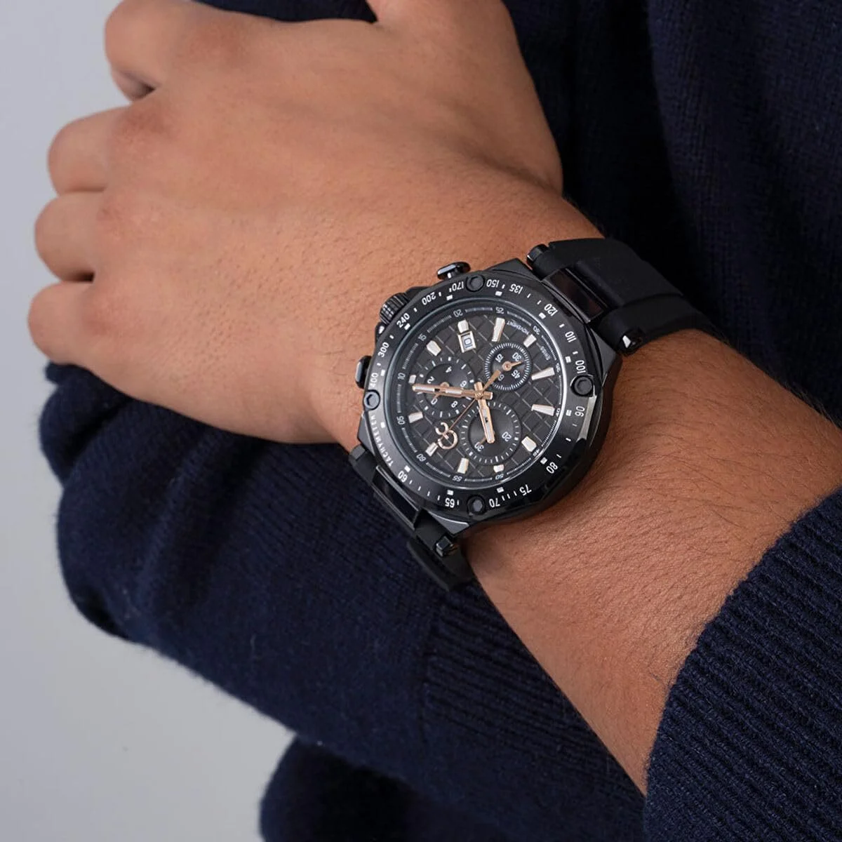 Аналоговий Годинник Guess Collection Y81008G2MF, чорний, Ремінець, фото №6 Аналоговий Годинник Guess Collection Y81008G2MF, чорний, Ремінець, фото №6